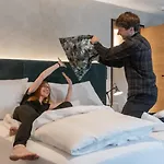Glanz & Glory Гостевой дом 3*