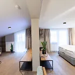 Glanz & Glory Гостевой дом 3*