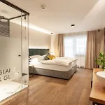 Glanz & Glory Гостевой дом Зёльден