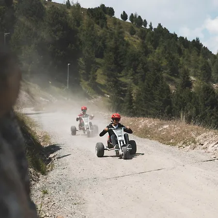 Pensión Glanz & Glory 3*