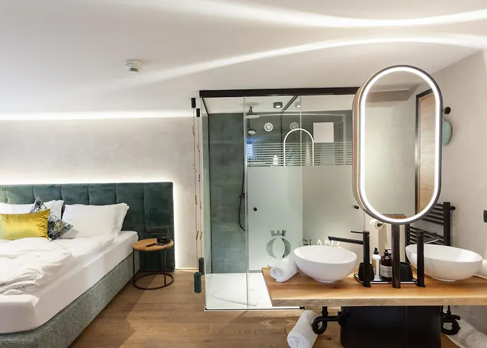 Glanz & Glory Pensión 3*