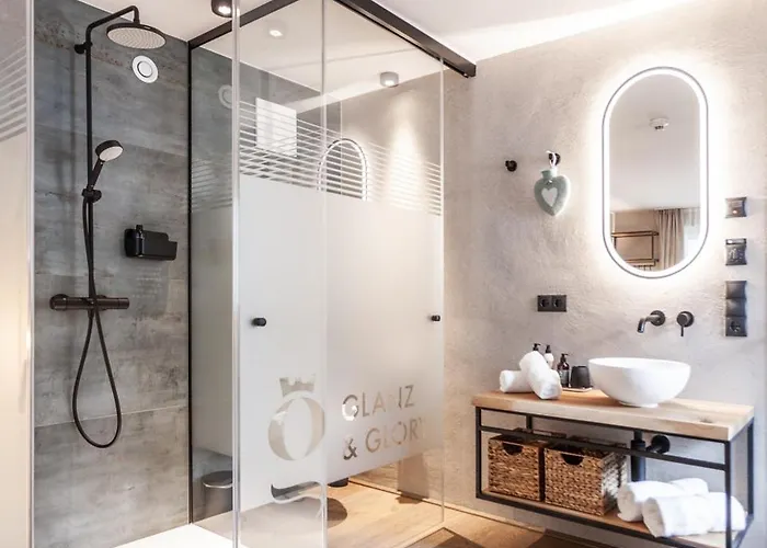 Pensión Glanz & Glory