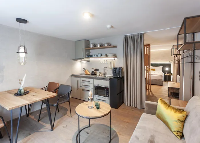 بيت ضيافة Glanz & Glory 3*