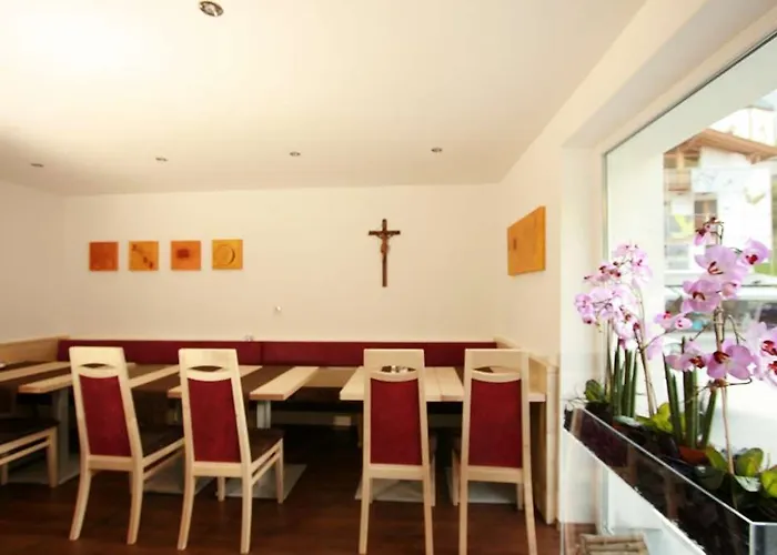 بيت ضيافة Glanz & Glory 3*