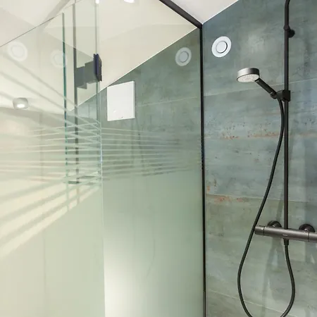 Glanz & Glory Guest house