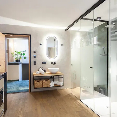 Glanz & Glory Guest house 3*